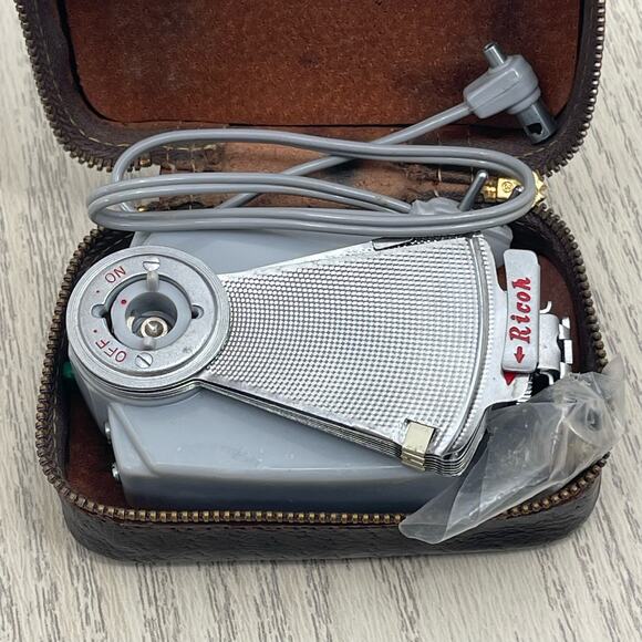 Vintage Ricoh Riken Camera Flash Unit BC-605 Bulb Cord Zippered Storage Case Box - Picture 12 of 16